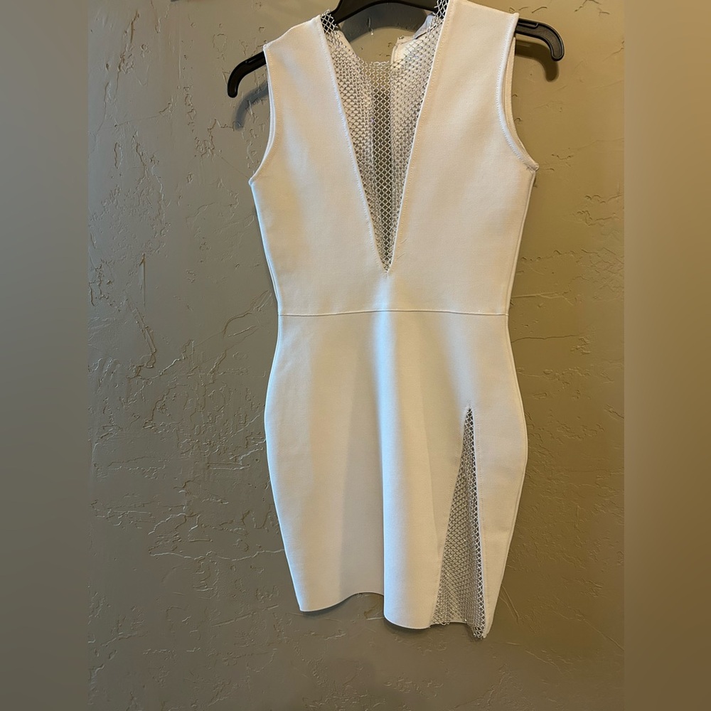 Annous stunning white dress